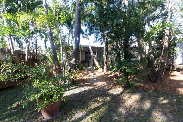 704 NE 14th Place, Fort Lauderdale, FL 33304