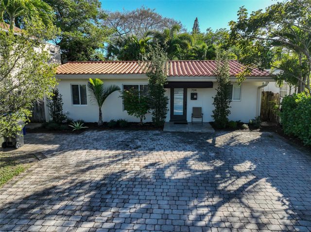 704 NE 14th Place, Fort Lauderdale, FL 33304