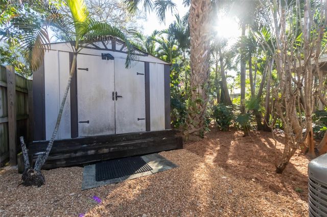 704 NE 14th Place, Fort Lauderdale, FL 33304