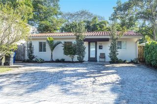 704 NE 14th Place, Fort Lauderdale, FL 33304