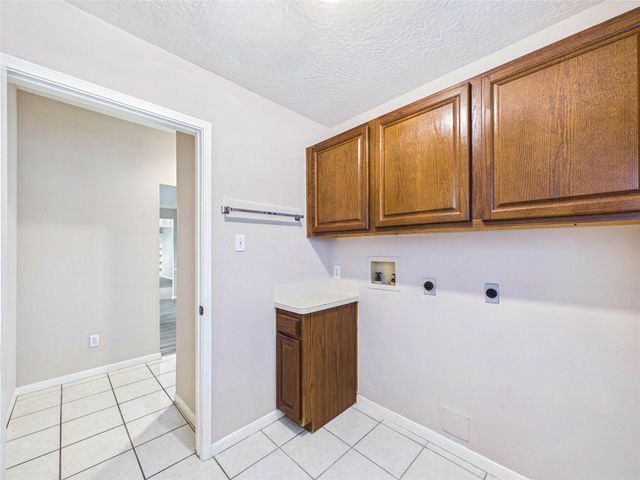 1906 Wynforest Drive, Deer Park, TX 77536