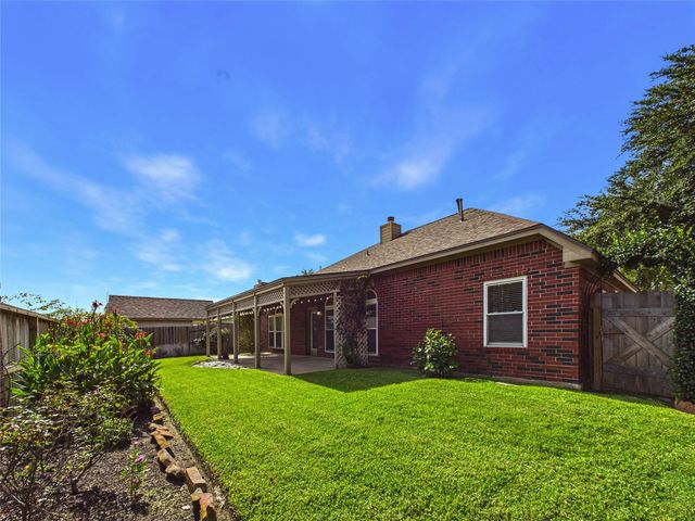 1906 Wynforest Drive, Deer Park, TX 77536