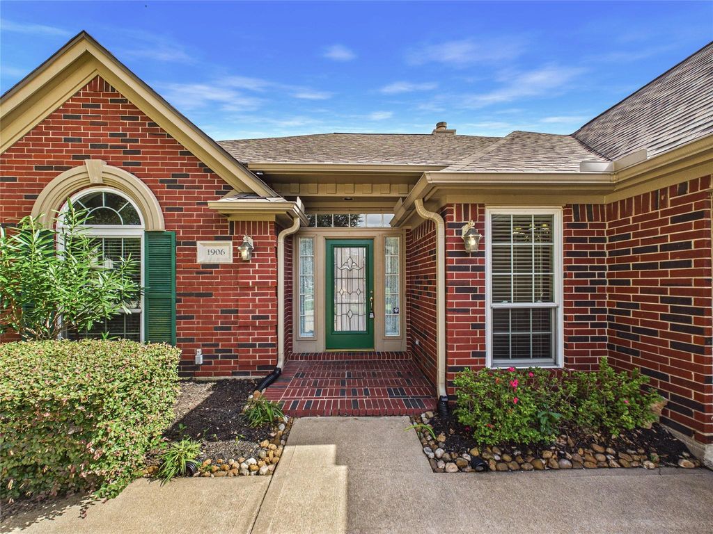 1906 Wynforest Drive, Deer Park, TX 77536