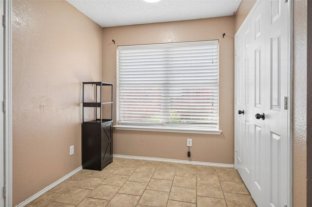 2725 Hidden Springs Drive, Mesquite, TX 75181