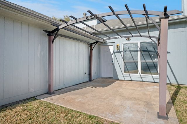 2725 Hidden Springs Drive, Mesquite, TX 75181