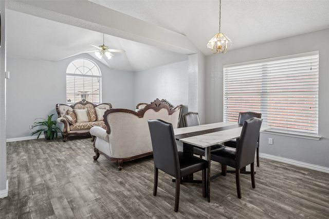 2725 Hidden Springs Drive, Mesquite, TX 75181