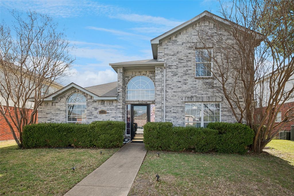 2725 Hidden Springs Drive, Mesquite, TX 75181