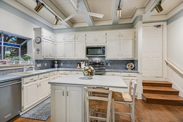 3907C Belmont Park Drive DR, Austin, TX 78746