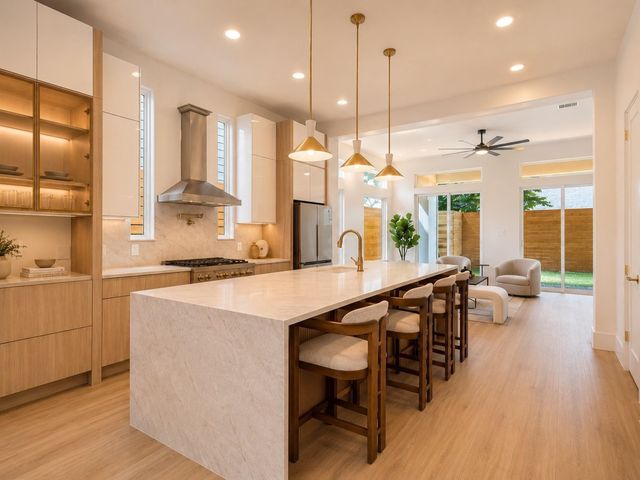 1642 Bonnie Brae Street, Houston, TX 77006