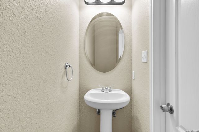 8015 Clyde Dent, San Antonio, TX 78250