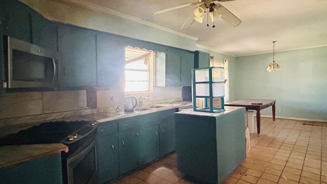 1120 W Goforth RD, Buda, TX 78610