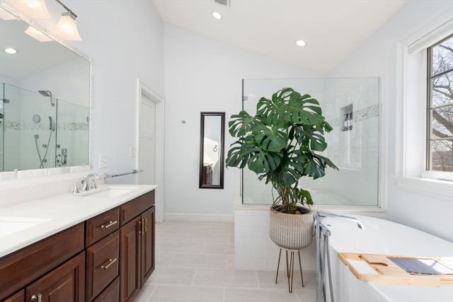 41 Sunset Ave 41, Norwood, MA 02062