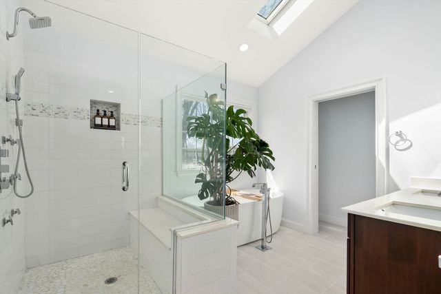 41 Sunset Ave 41, Norwood, MA 02062