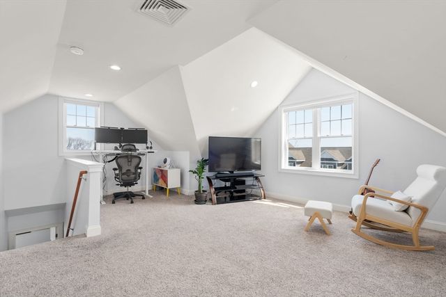 41 Sunset Ave 41, Norwood, MA 02062