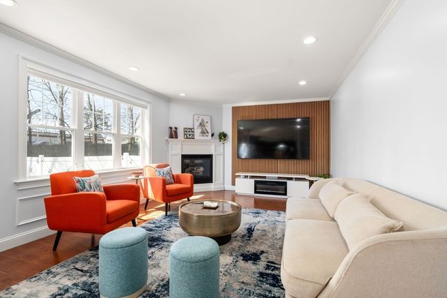 41 Sunset Ave 41, Norwood, MA 02062