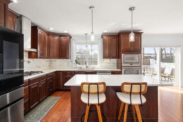 41 Sunset Ave 41, Norwood, MA 02062