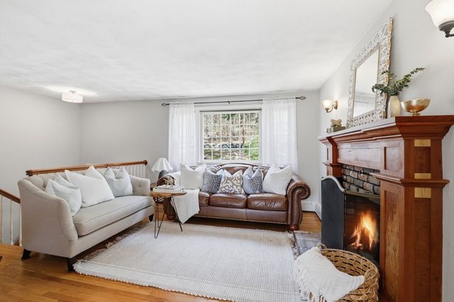 273 Church St, Marshfield, MA 02050