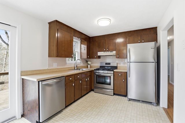 273 Church St, Marshfield, MA 02050