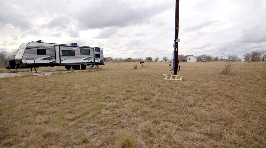 150 Callaway CT, Lockhart, TX 78644