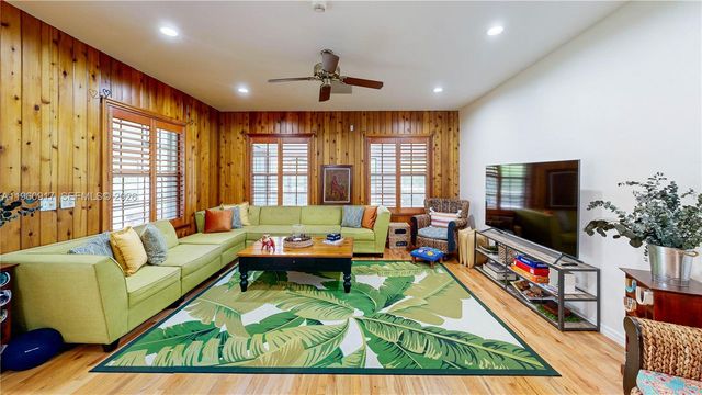 24545 SW 192nd Ave, Homestead, FL 33031