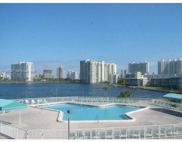 2949 Point East Dr B304, Aventura, FL 33160