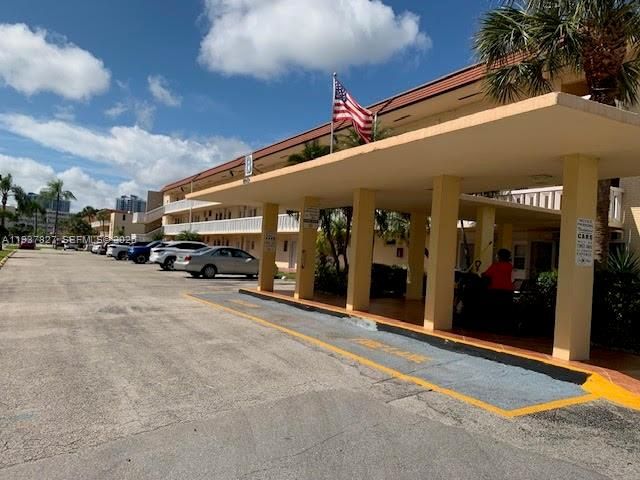 2949 Point East Dr B304, Aventura, FL 33160