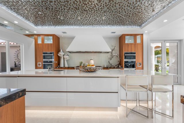 13101 Monet Lane, Palm Beach Gardens, FL 33410