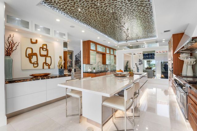 13101 Monet Lane, Palm Beach Gardens, FL 33410