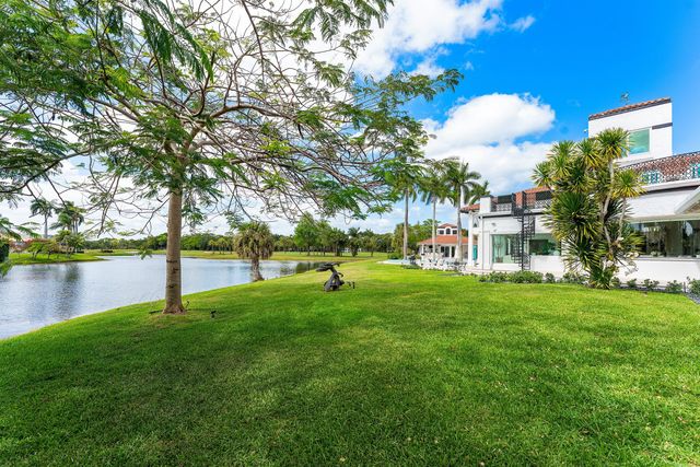 13101 Monet Lane, Palm Beach Gardens, FL 33410