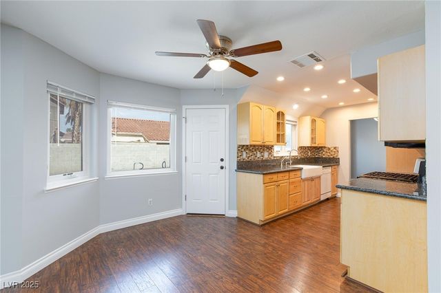 3228 Mariner Bay Street, Las Vegas, NV 89117