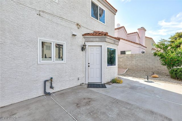 3228 Mariner Bay Street, Las Vegas, NV 89117