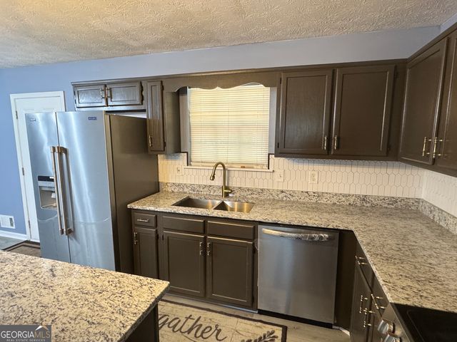 110 Stagecoach Trail, Stockbridge, GA 30281