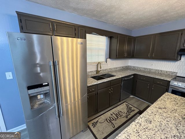 110 Stagecoach Trail, Stockbridge, GA 30281