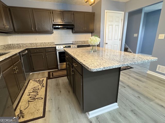 110 Stagecoach Trail, Stockbridge, GA 30281