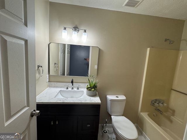 110 Stagecoach Trail, Stockbridge, GA 30281