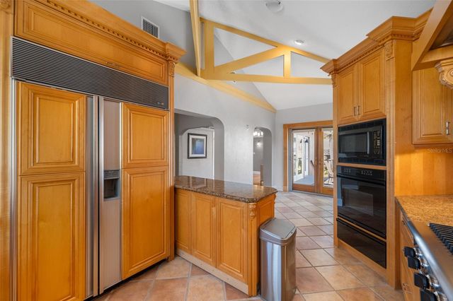 205 25TH AVENUE NE, St Petersburg, FL 33704