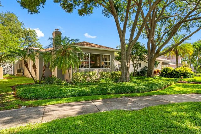 205 25TH AVENUE NE, St Petersburg, FL 33704