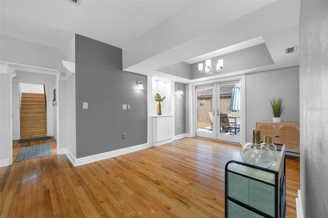 205 25TH AVENUE NE, St Petersburg, FL 33704