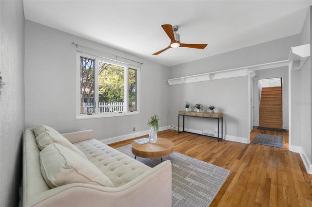 205 25TH AVENUE NE, St Petersburg, FL 33704