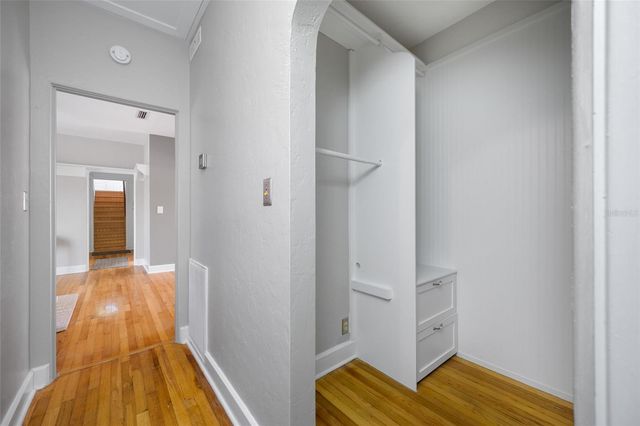 205 25TH AVENUE NE, St Petersburg, FL 33704