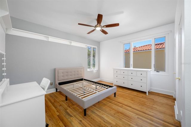 205 25TH AVENUE NE, St Petersburg, FL 33704