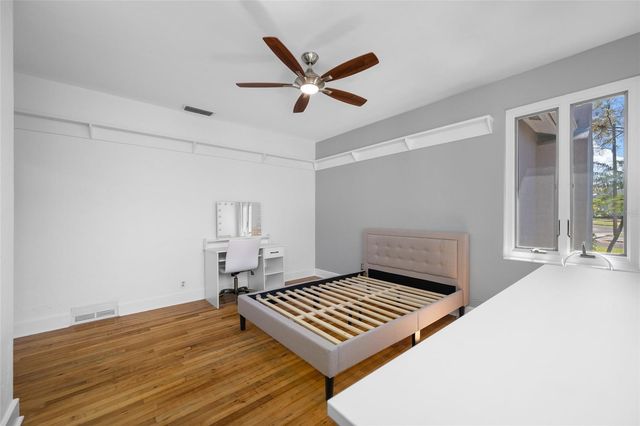 205 25TH AVENUE NE, St Petersburg, FL 33704