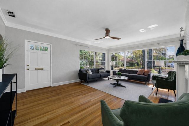 205 25TH AVENUE NE, St Petersburg, FL 33704