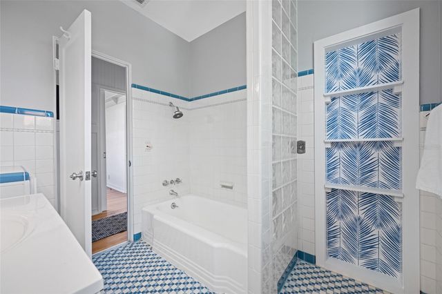 205 25TH AVENUE NE, St Petersburg, FL 33704