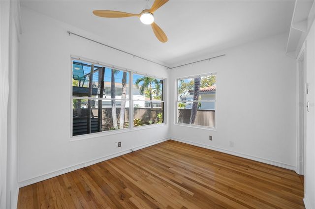 205 25TH AVENUE NE, St Petersburg, FL 33704