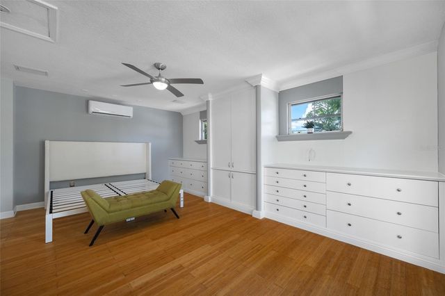 205 25TH AVENUE NE, St Petersburg, FL 33704