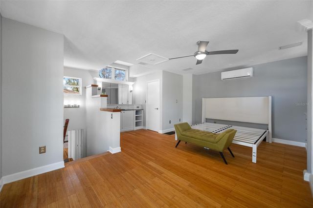 205 25TH AVENUE NE, St Petersburg, FL 33704