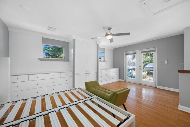 205 25TH AVENUE NE, St Petersburg, FL 33704