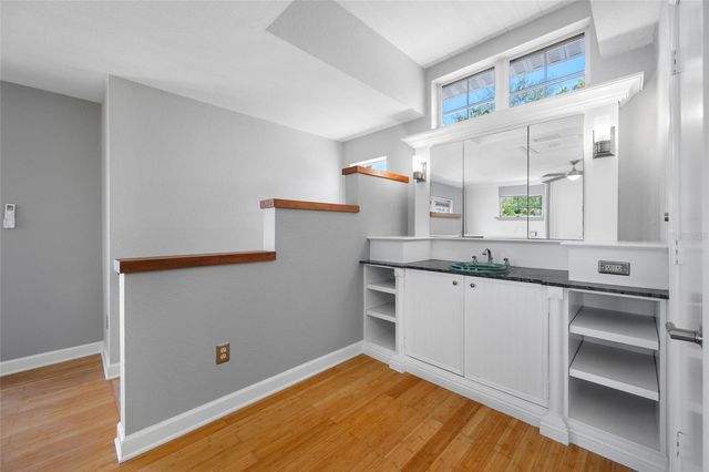 205 25TH AVENUE NE, St Petersburg, FL 33704