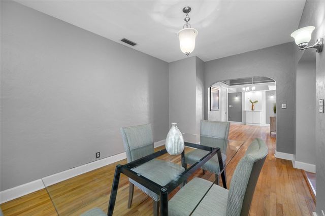 205 25TH AVENUE NE, St Petersburg, FL 33704